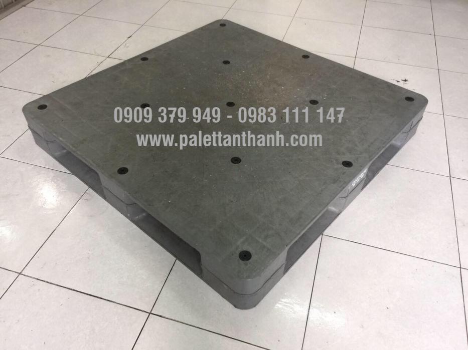 Pallet nhựa 1100x1100x150mm (mặt bích) Pallet nhựa 1100x1100x150mm (mặt bích)